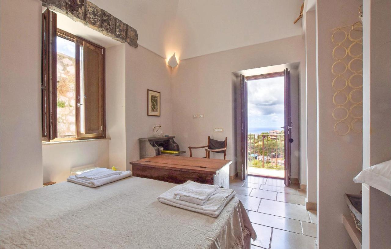Cozy Apartment In Massa Lubrense Extérieur photo